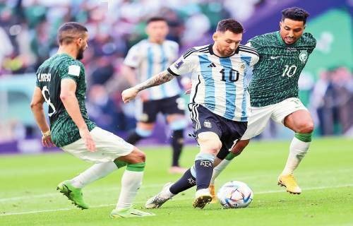 拜仁17岁太子想去皇马！体育总监回应：他已内部道歉