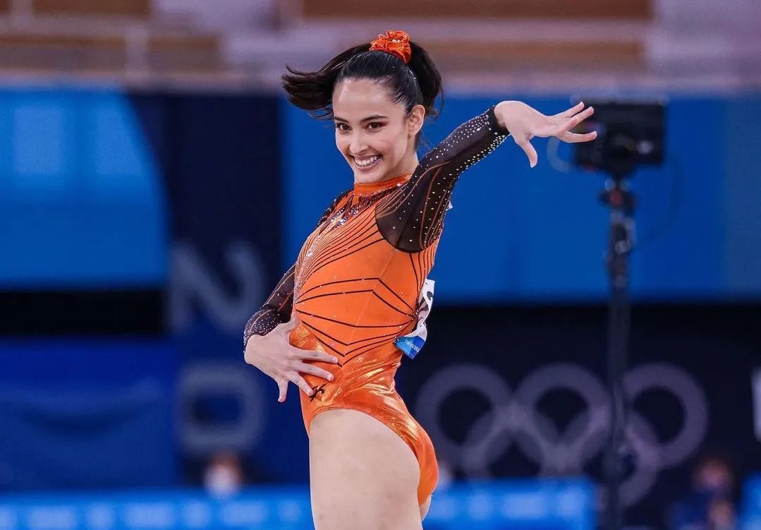 湖人詹姆斯关键三分锁定胜利