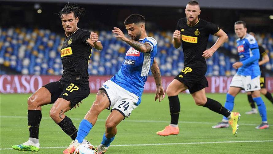 在重大场合 在重大场合